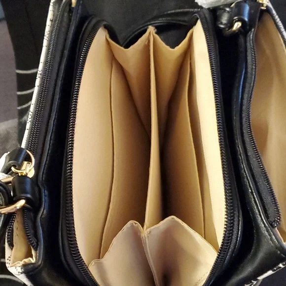 Giani Bernini NWOT Signature Crossbody - Picture 11 of 15